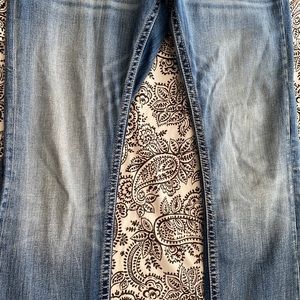 32 x 32 BKE Jake straight jeans good overall condition